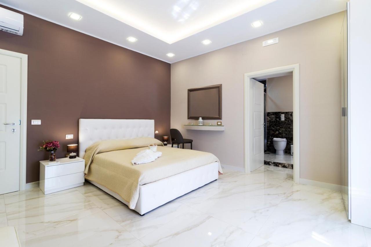 Porto Rooms&Suite Napoli Esterno foto